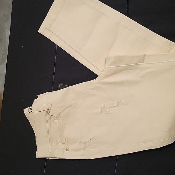 Diane Gilman Jean's Cream. - Picture 5 of 6